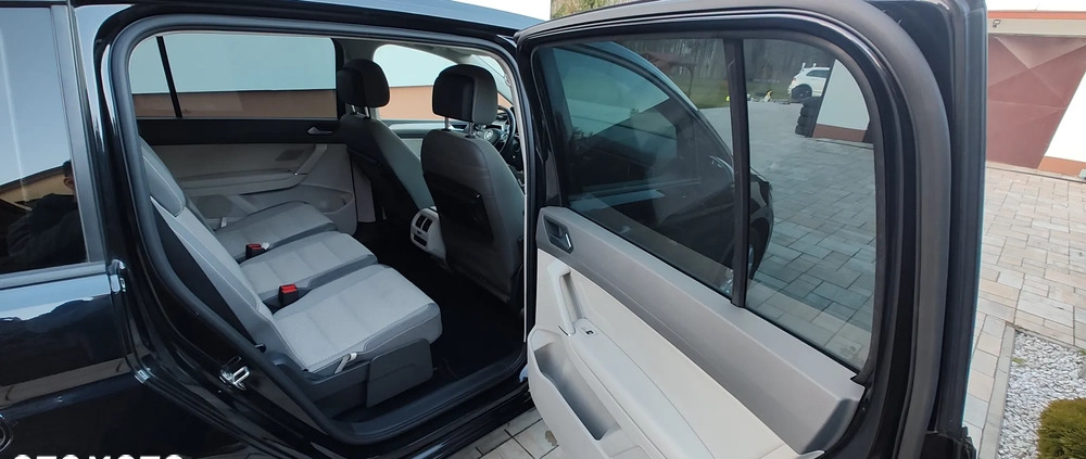 Volkswagen Touran cena 58500 przebieg: 226000, rok produkcji 2015 z Końskie małe 379